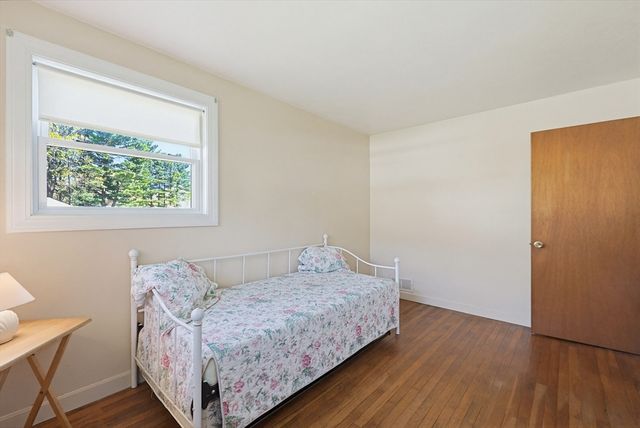 11 Regal St, Holliston, MA 01746