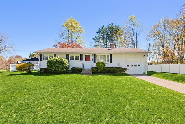 11 Regal St, Holliston, MA 01746