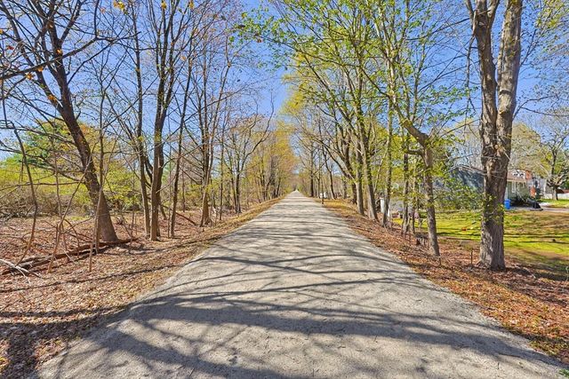 11 Regal St, Holliston, MA 01746