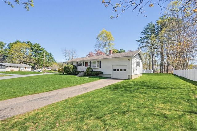 11 Regal St, Holliston, MA 01746