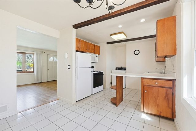 11 Regal St, Holliston, MA 01746