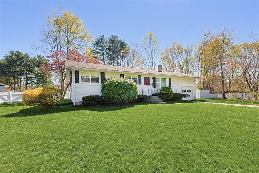 11 Regal St, Holliston, MA 01746