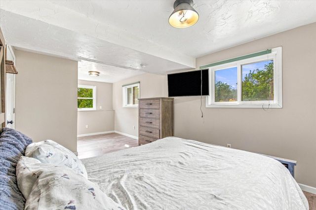 18480 Country Squires Circle, Prior Lake, MN 55372