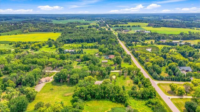 18480 Country Squires Circle, Prior Lake, MN 55372