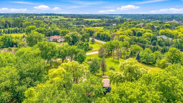 18480 Country Squires Circle, Prior Lake, MN 55372