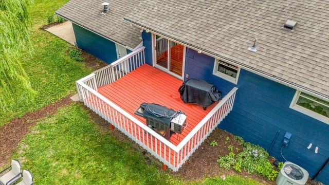 18480 Country Squires Circle, Prior Lake, MN 55372