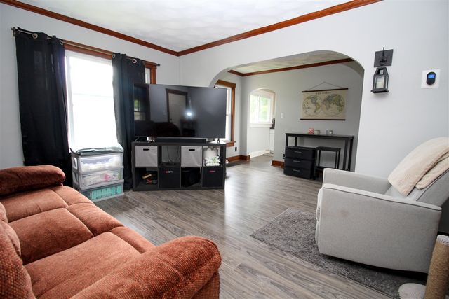 806 West Street, Three Rivers, MI 49093