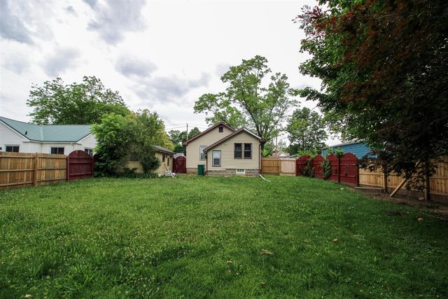 806 West Street, Three Rivers, MI 49093