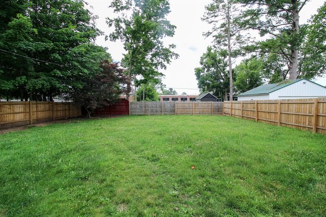 806 West Street, Three Rivers, MI 49093