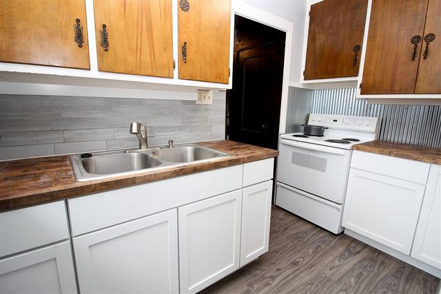 806 West Street, Three Rivers, MI 49093