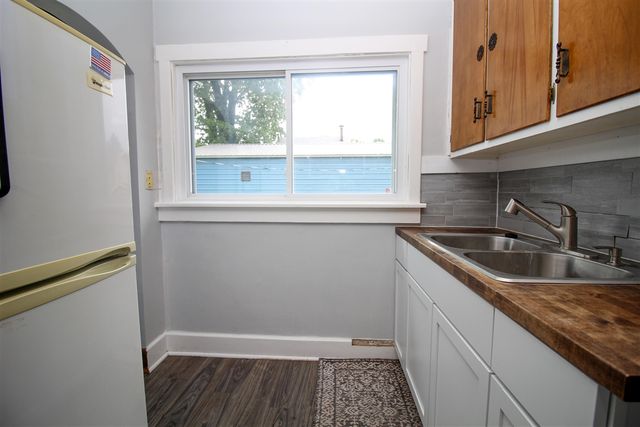 806 West Street, Three Rivers, MI 49093
