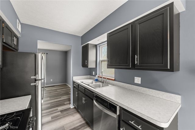 3883 Brookside Boulevard, Cleveland, OH 44111