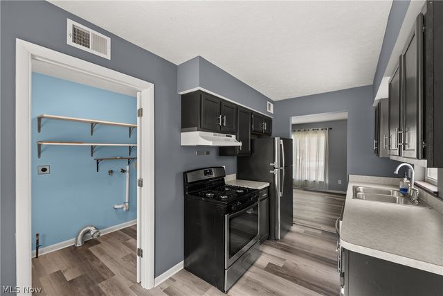 3883 Brookside Boulevard, Cleveland, OH 44111