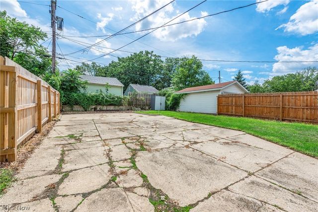3883 Brookside Boulevard, Cleveland, OH 44111