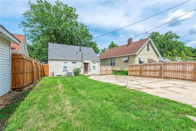 3883 Brookside Boulevard, Cleveland, OH 44111