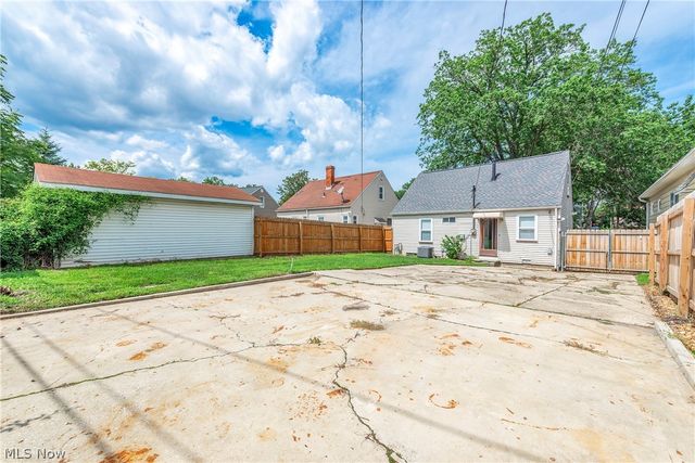 3883 Brookside Boulevard, Cleveland, OH 44111