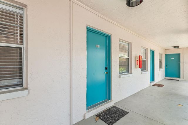 555 62ND STREET S 102, St Petersburg, FL 33707