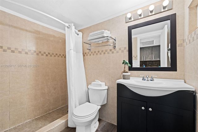 19201 Collins Avenue 736, Sunny Isles Beach, FL 33160