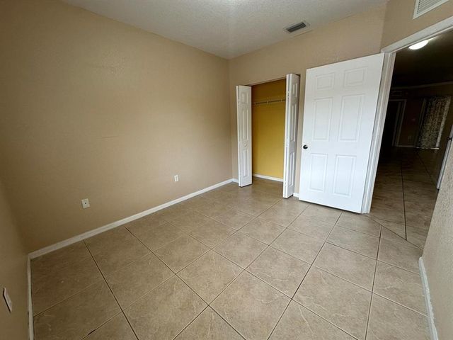 1091 Golden Lakes Boulevard 422, West Palm Beach, FL 33411