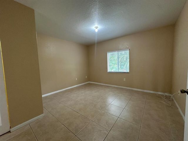 1091 Golden Lakes Boulevard 422, West Palm Beach, FL 33411