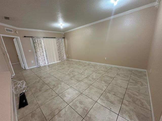 1091 Golden Lakes Boulevard 422, West Palm Beach, FL 33411