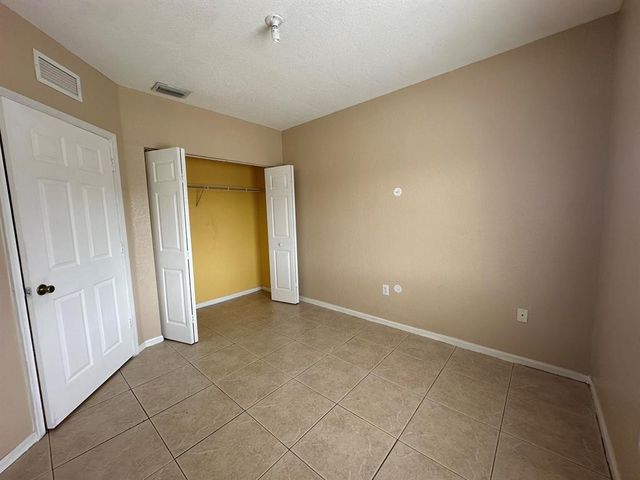 1091 Golden Lakes Boulevard 422, West Palm Beach, FL 33411