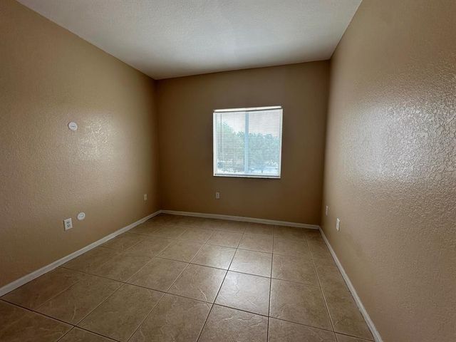 1091 Golden Lakes Boulevard 422, West Palm Beach, FL 33411