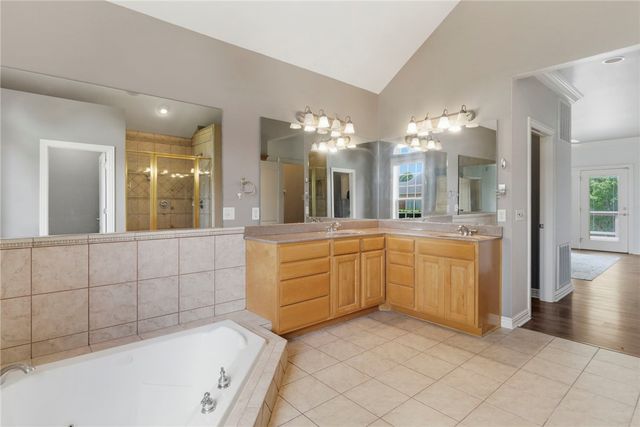 304 SW Duke Avenue, Bentonville, AR 72712