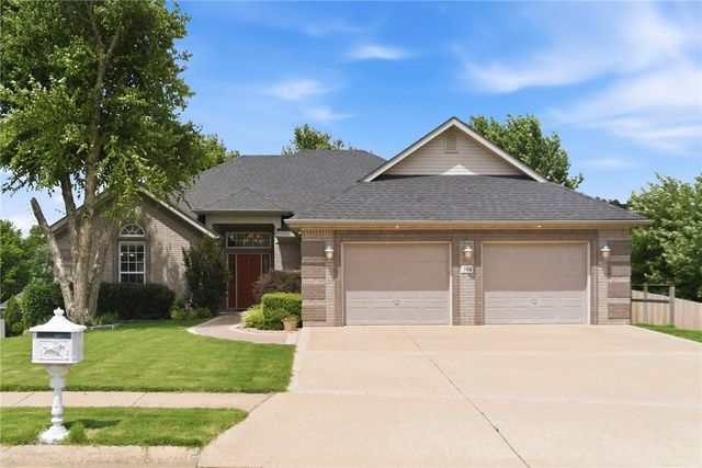 304 SW Duke Avenue, Bentonville, AR 72712