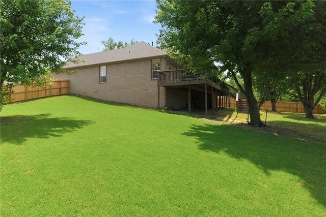 304 SW Duke Avenue, Bentonville, AR 72712