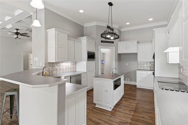 304 SW Duke Avenue, Bentonville, AR 72712