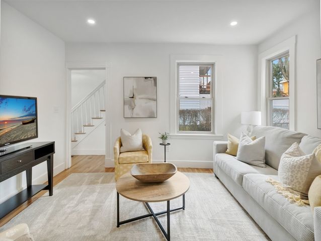 187 Colburn St 187, Dedham, MA 02026