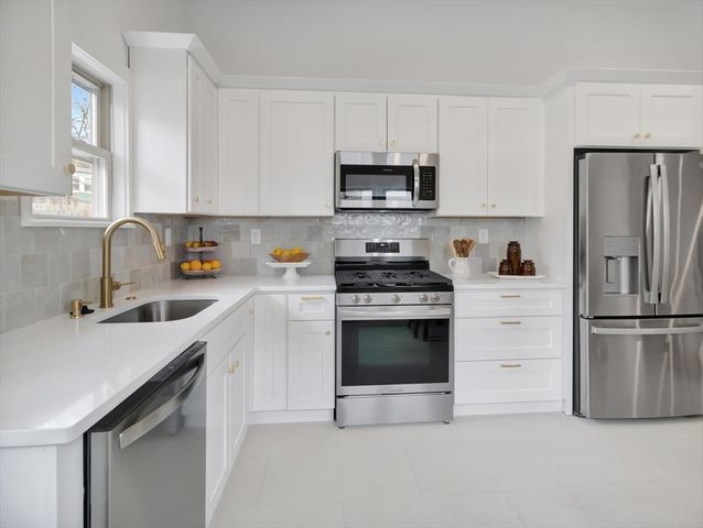 187 Colburn St 187, Dedham, MA 02026