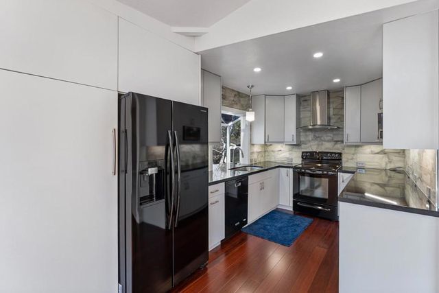 1069 7th Avenue, Santa Cruz, CA 95062