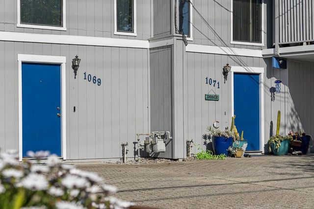 1069 7th Avenue, Santa Cruz, CA 95062