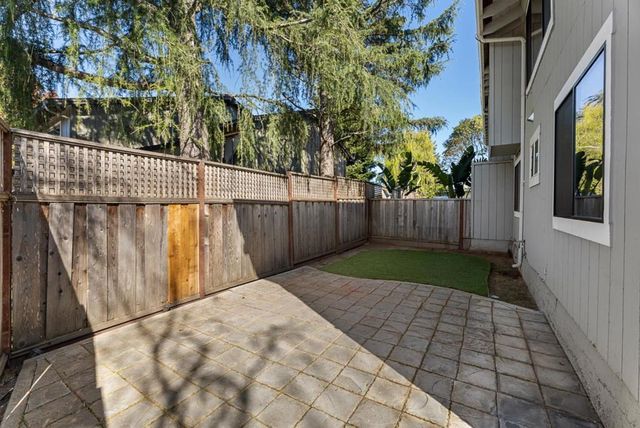 1069 7th Avenue, Santa Cruz, CA 95062