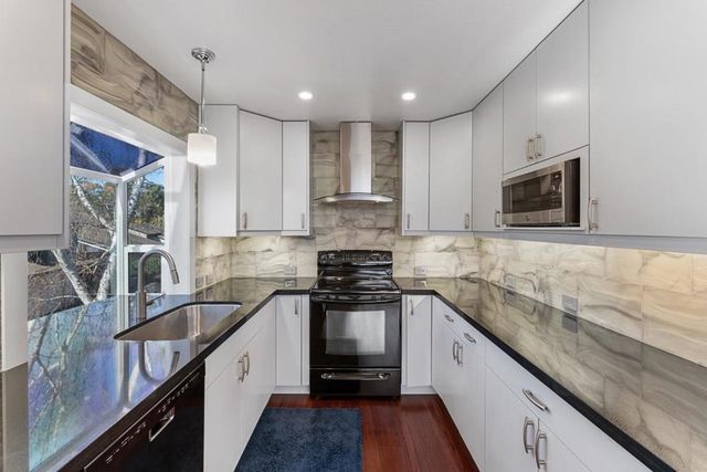 1069 7th Avenue, Santa Cruz, CA 95062