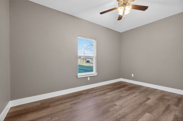 512 SW 15th Street, Mineral Wells, TX 76067
