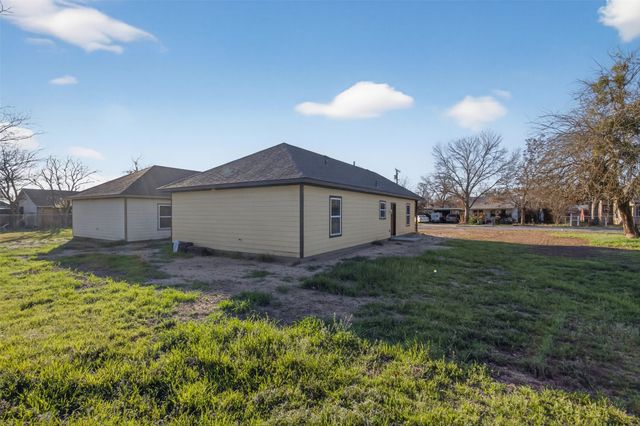 512 SW 15th Street, Mineral Wells, TX 76067