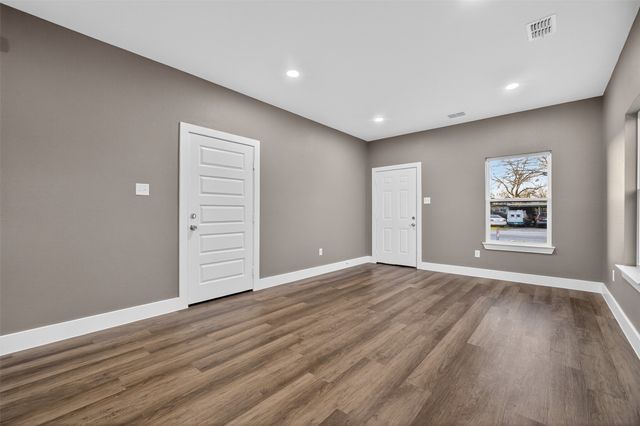 512 SW 15th Street, Mineral Wells, TX 76067