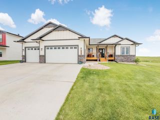 4125 N Interlachen Trl, Sioux Falls, SD 57107