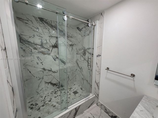 6 Wimbledon Lake Dr 252, Plantation, FL 33324