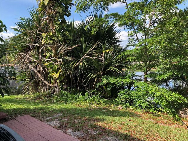 6 Wimbledon Lake Dr 252, Plantation, FL 33324