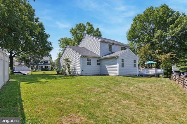 403 E SURREY CT, Sellersville, PA 18960