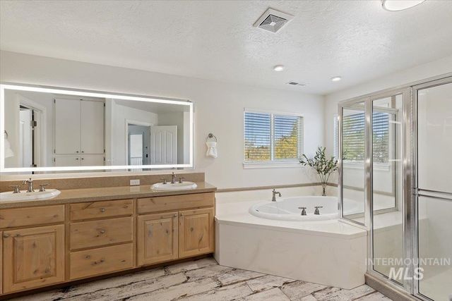2291 W Windchime Dr, Meridian, ID 83646