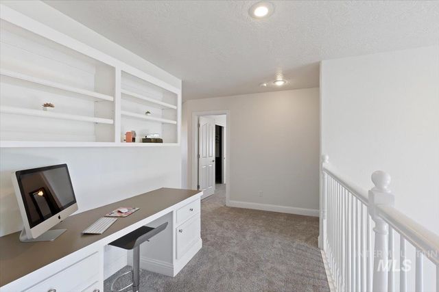 2291 W Windchime Dr, Meridian, ID 83646