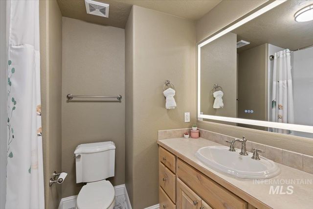 2291 W Windchime Dr, Meridian, ID 83646