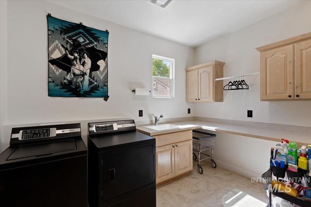 2291 W Windchime Dr, Meridian, ID 83646