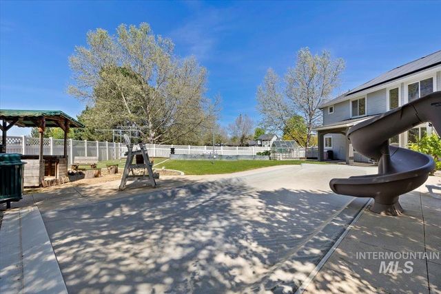 2291 W Windchime Dr, Meridian, ID 83646