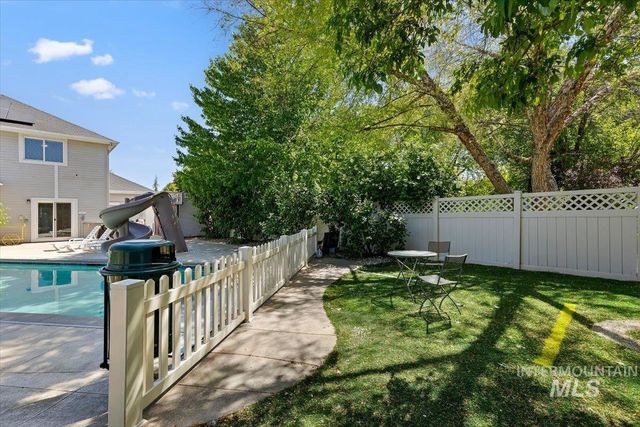 2291 W Windchime Dr, Meridian, ID 83646